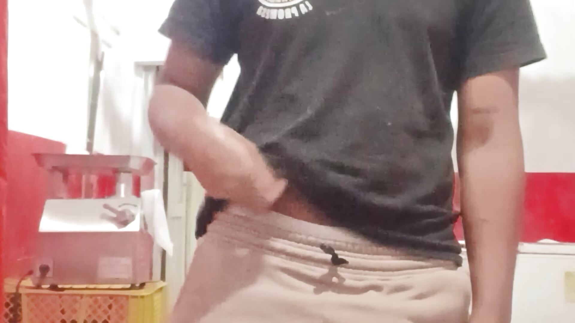 Siempre en mi trabajo me saco la leche – video od webkamerové modelky SANTI_BIGXXX