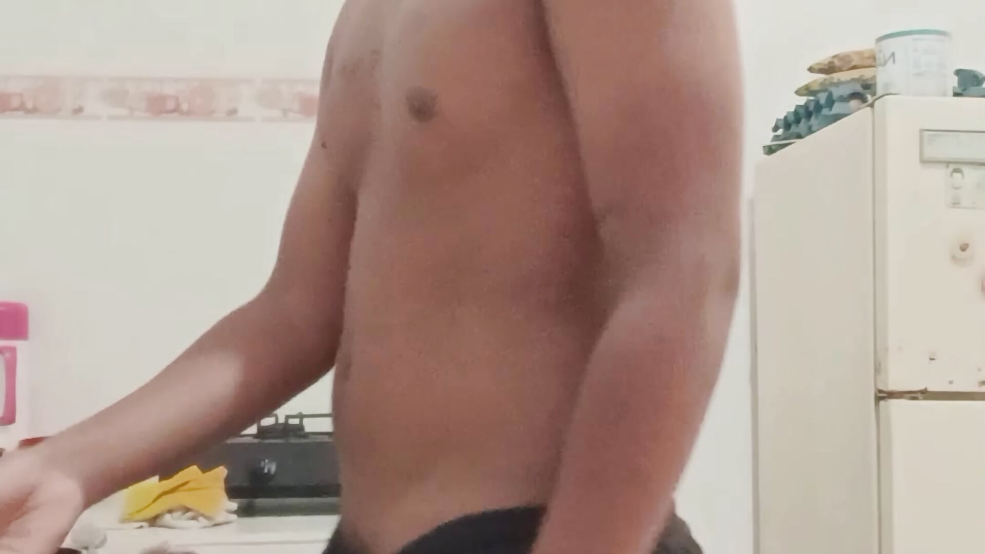 Me pongo hot cuando cocino – video od webkamerové modelky SANTI_BIGXXX