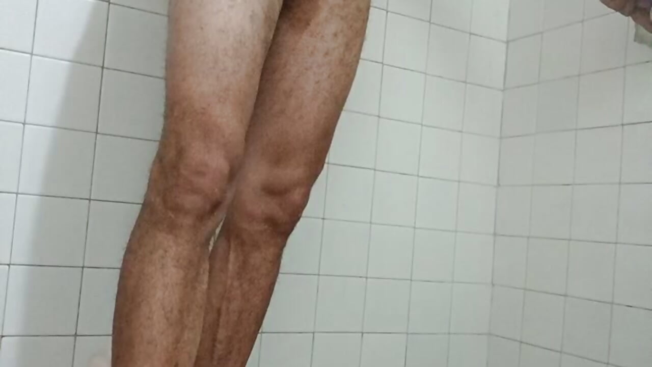 Llenandose por el  * con jeringa - video by Transdecloset cam model