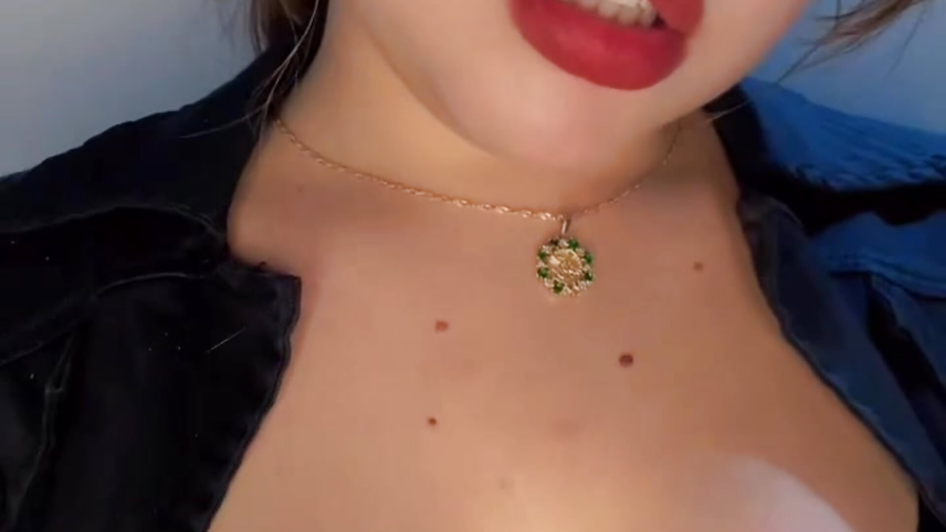 i want shake shake my tits in your face