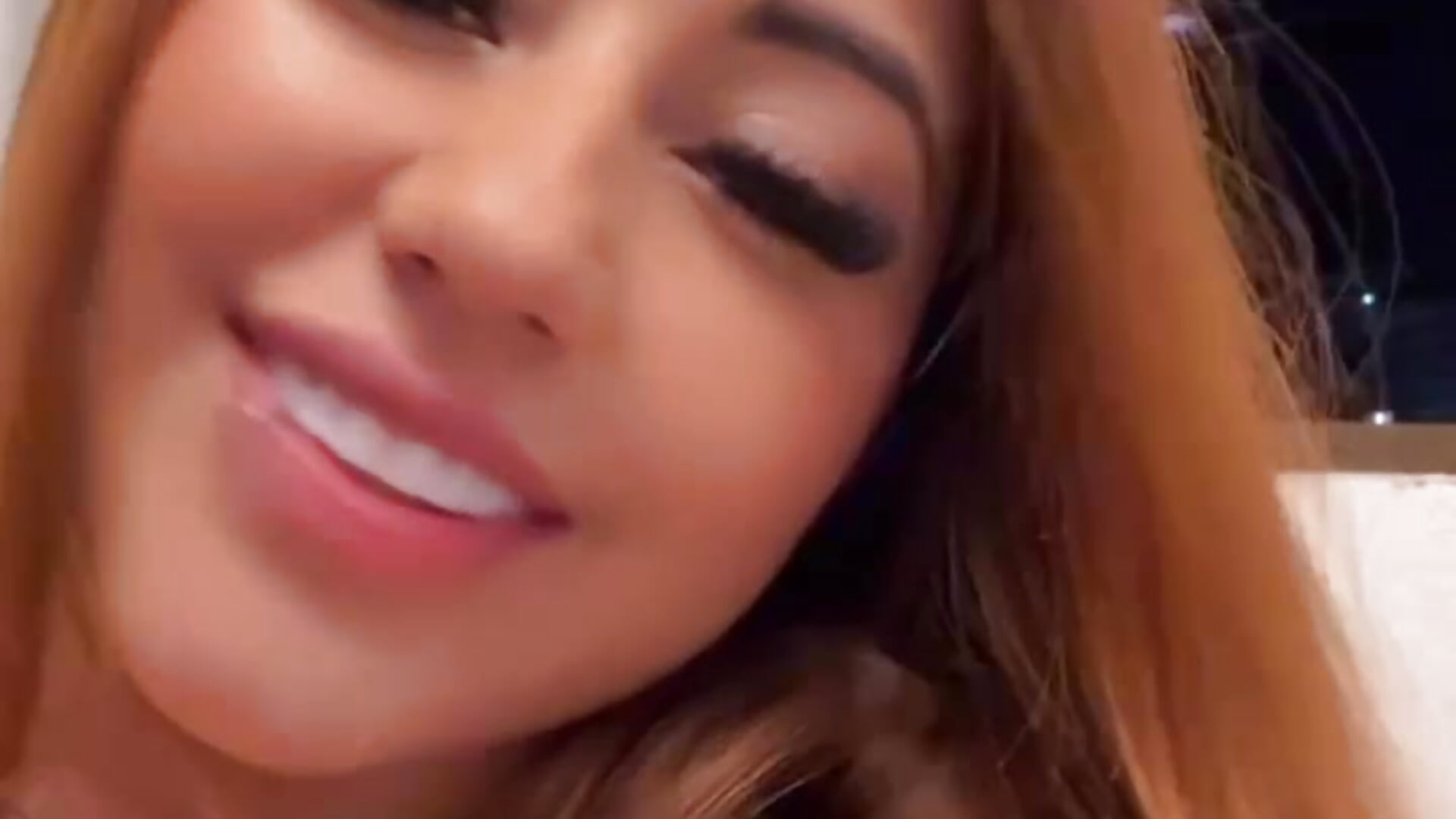 ´`come closer... i`ve got something just fot you don`t keep me waiting– miaelite kameramodell videója