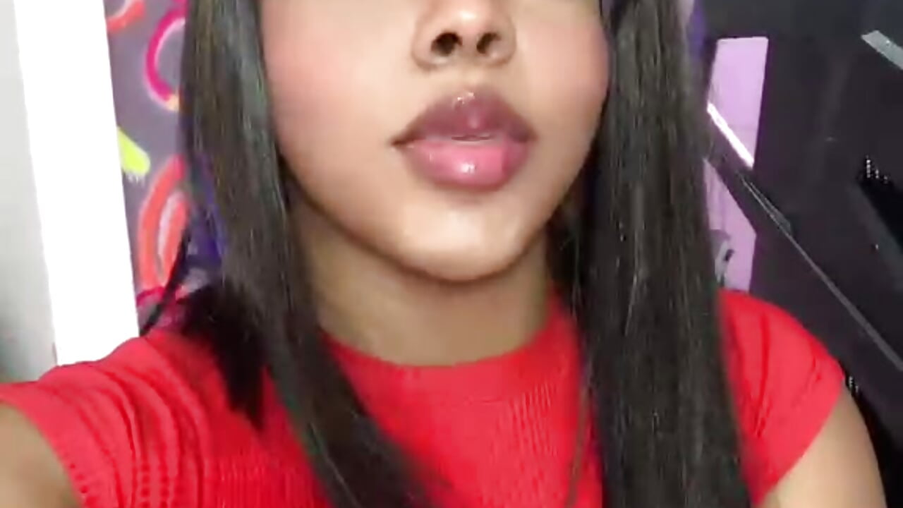 . – video od webkamerové modelky zoee_rose