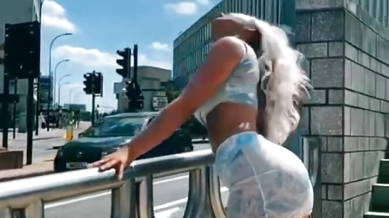 im yours ;) - vídeo de Sofianoon modelo de câmara