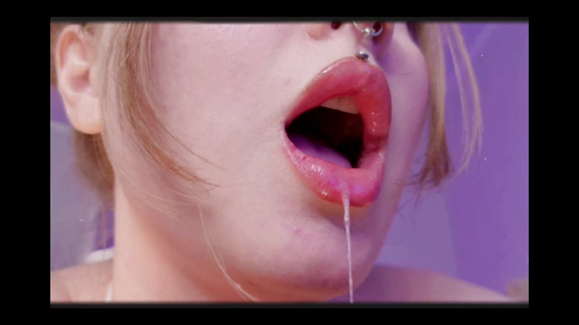 naughty tongue🤤 - ooopsitscandy 캠 모델의 동영상