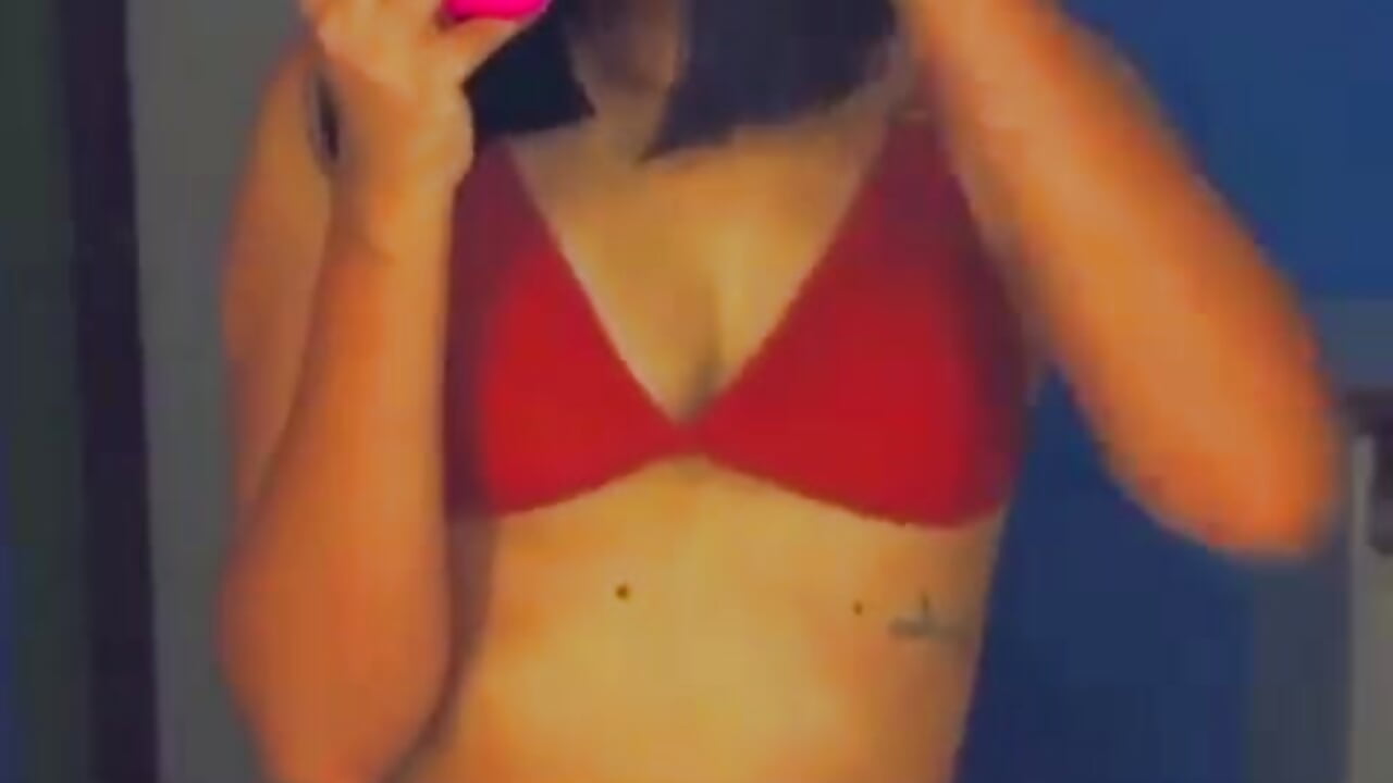 3be094b1331949ddb4a0730b651a3a21 - Vídeo de tunena_V, modelo de vídeos