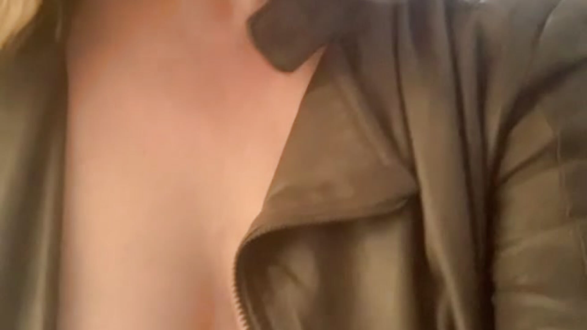 C97F41F8-F495-4BEE-B43E-506E7DFF2FE4 - video by Peachy_ cam model