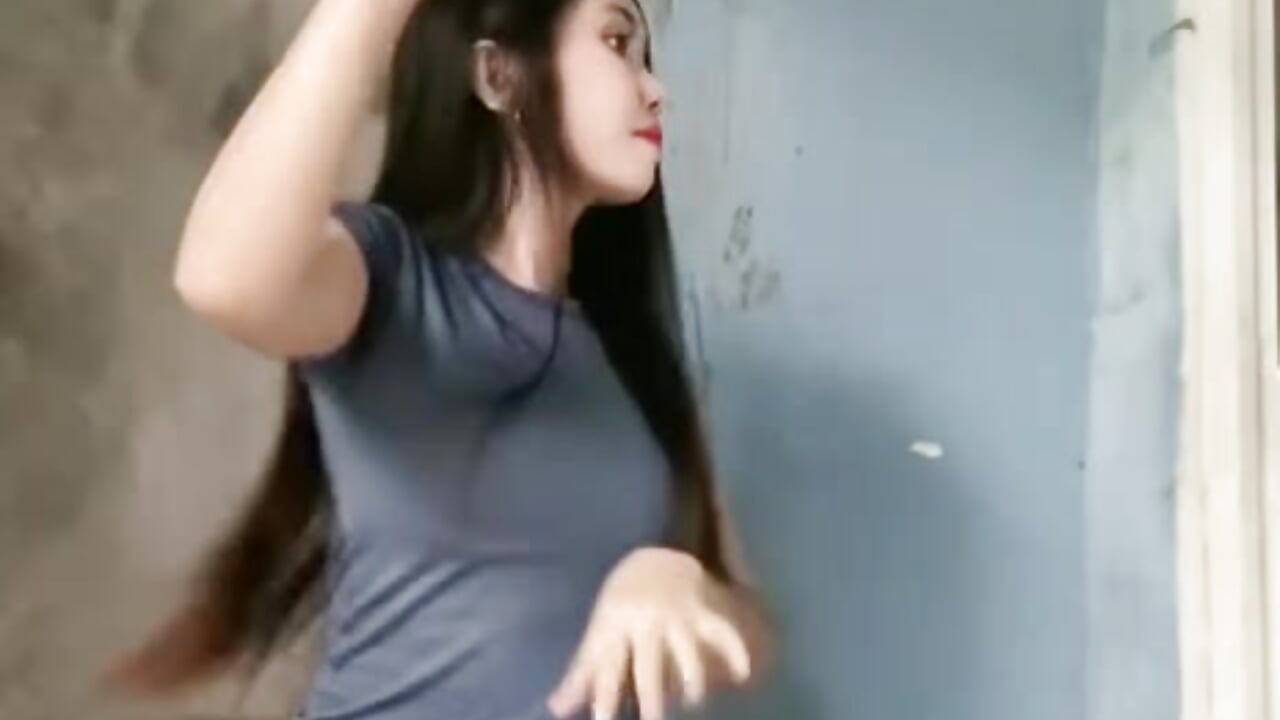 tiktok - vídeo de la modelo de cam RegenaKhanponaphan