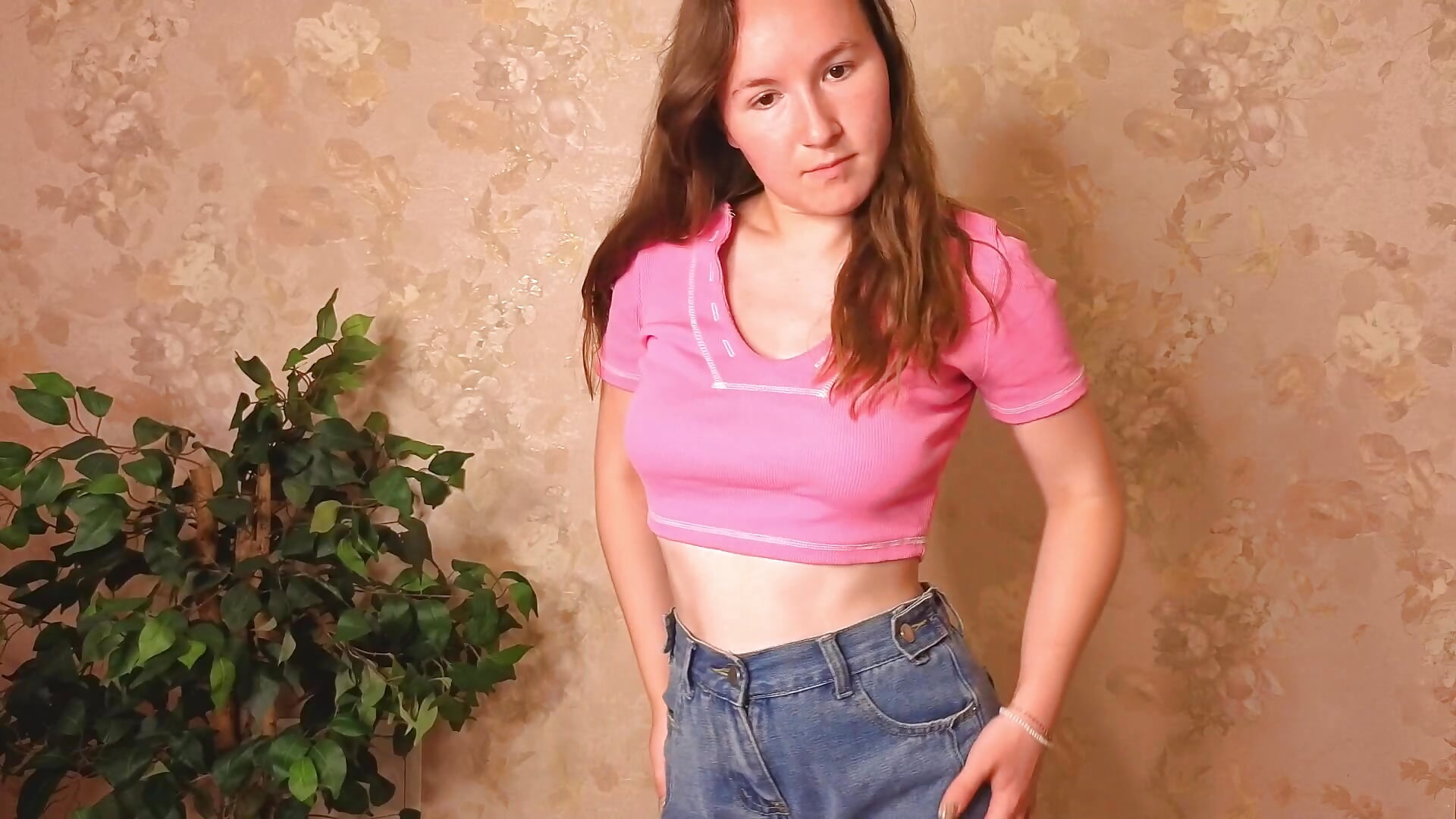 Tease my sexy body - video by SindieStormm cam model
