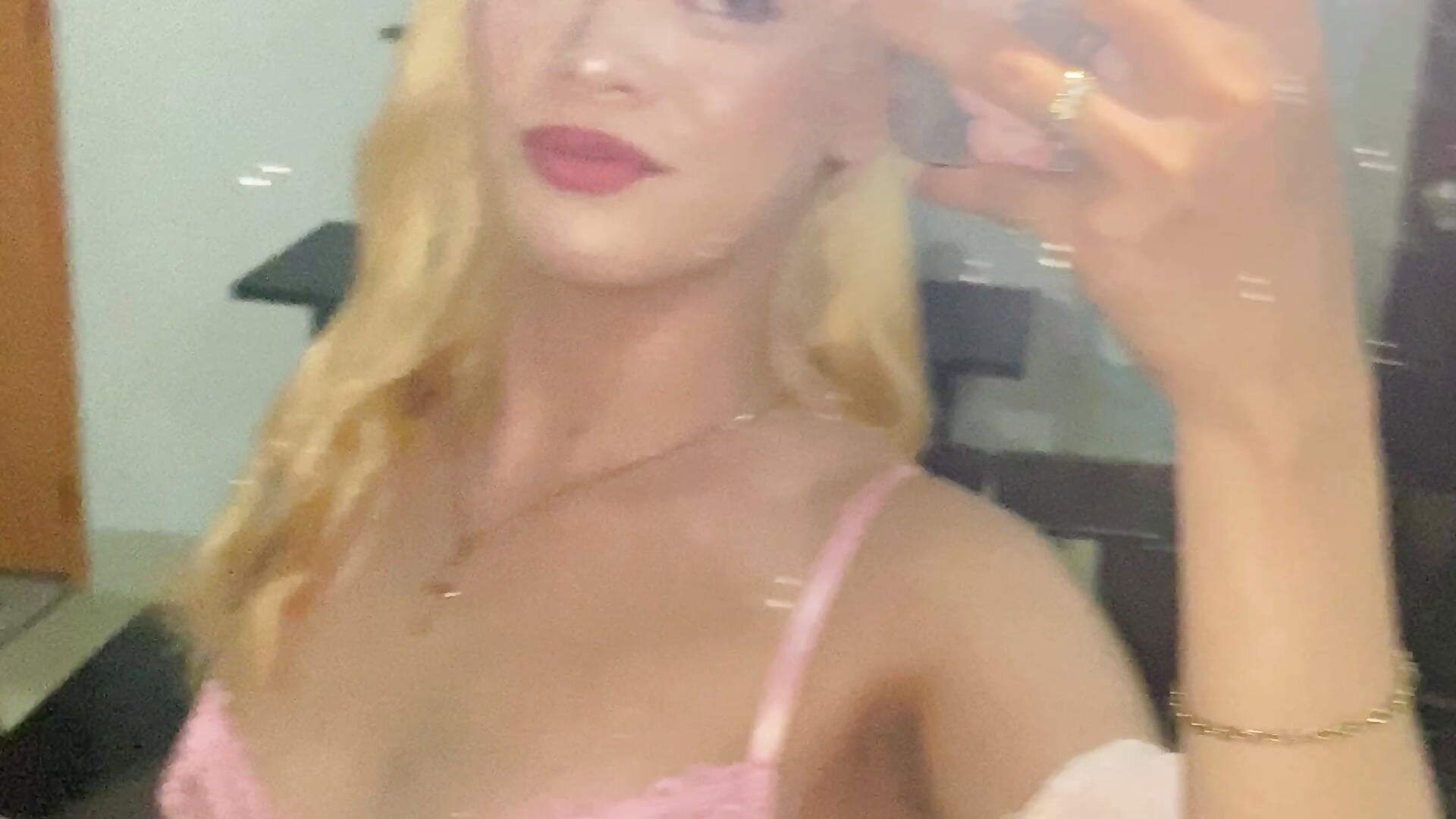 𝐓𝐡𝐢𝐬 𝐢𝐬 𝑴𝒊𝒅𝒏𝒊𝒈𝒉𝒕 𝑴𝒖𝒔𝒆؛༊ – video modela na kameri Midnight_Muse_18
