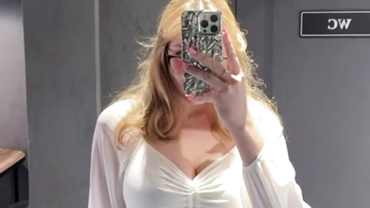 Well it's me, hi - video av VictoriaTeacher cam model