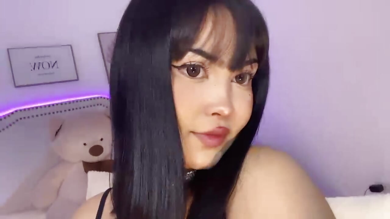 Meee🦄 - video by Aiko_Lee_ cam model