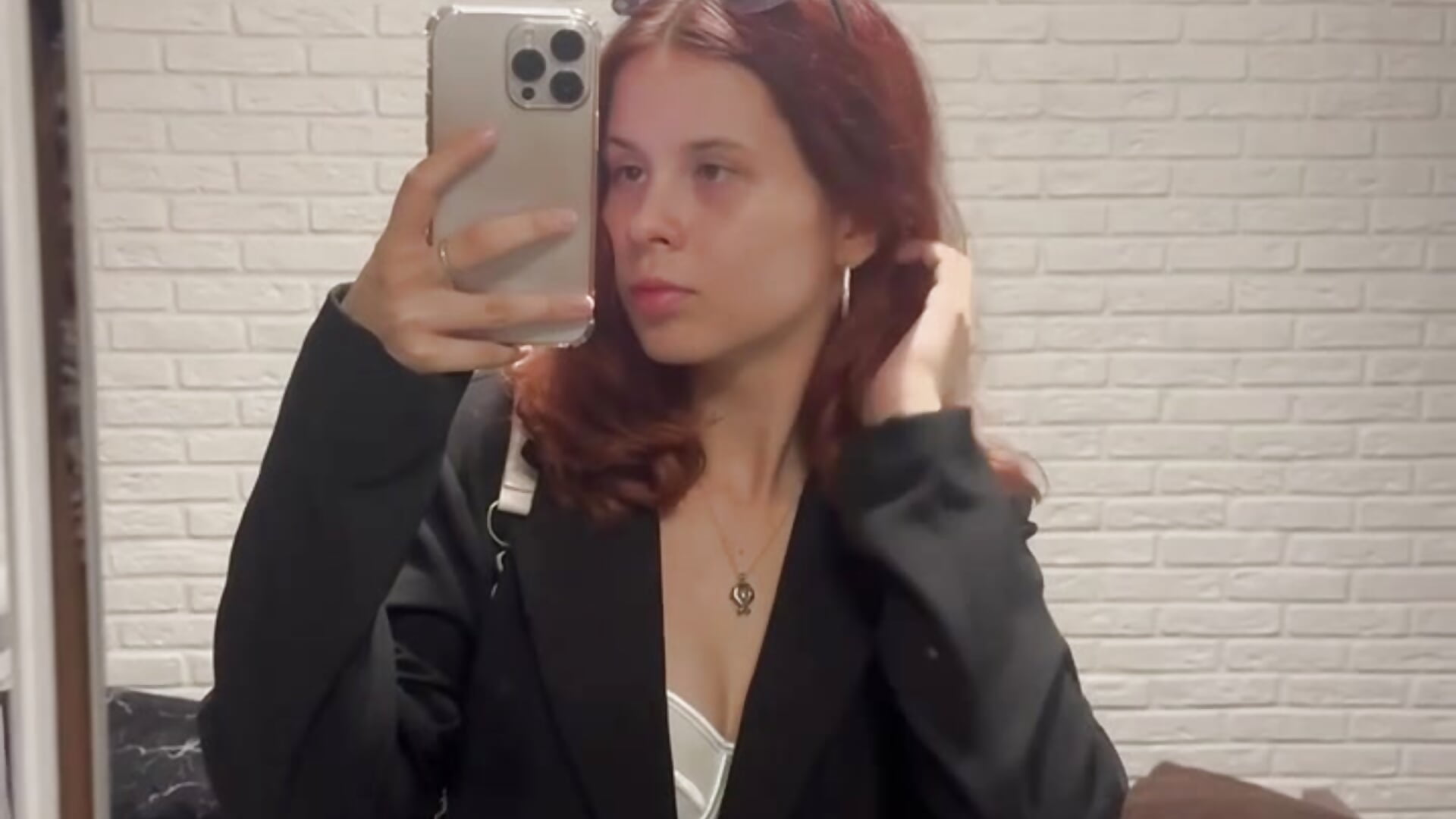 Just me😍 – video modela na kameri GirlNextDoorTV