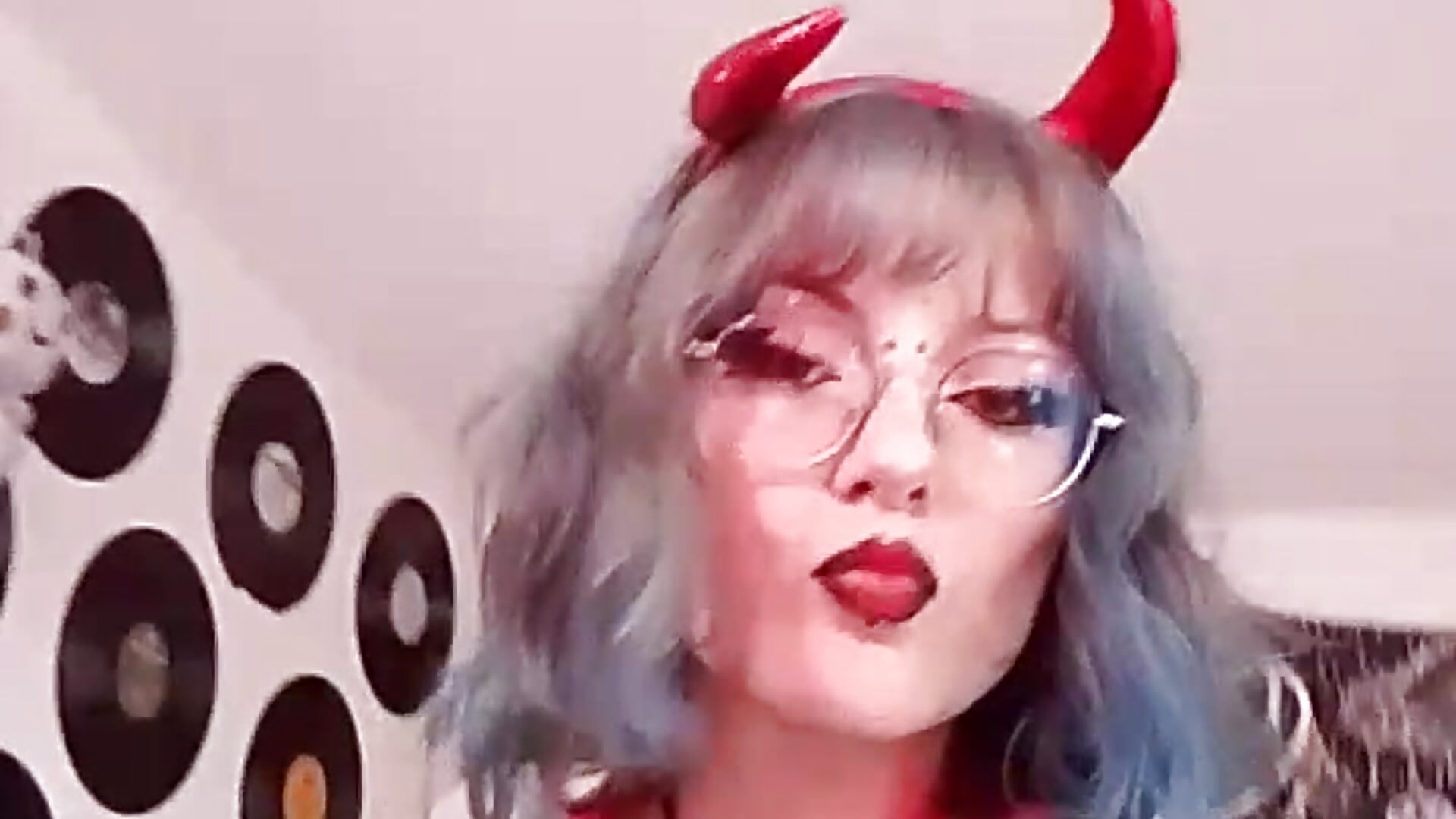 She-devil – video od webkamerové modelky Rossiee_huntt