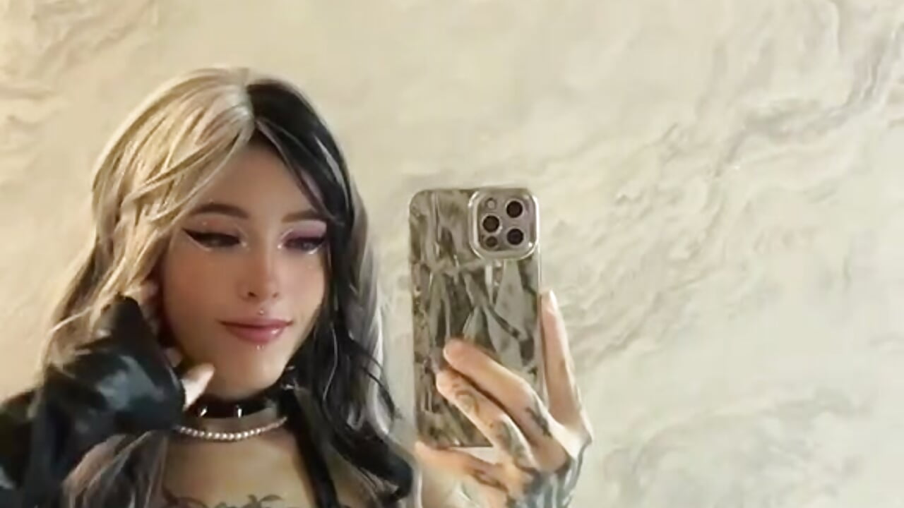 profile-intro-video-1777339439 - відео від вебкаммоделі EmmaSmith199