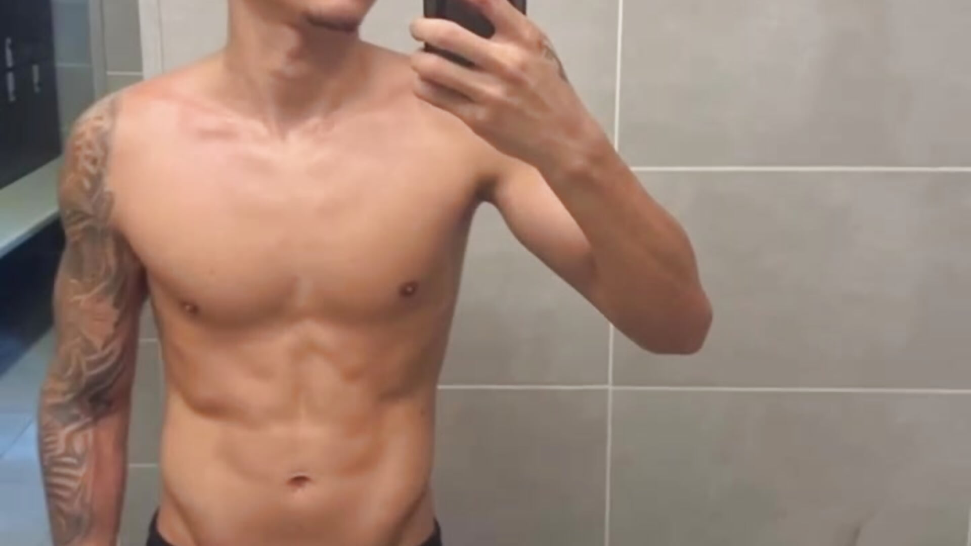 ONDE SE FAZ O CORPINHO . - vídeo de BINHO_ZANARDI modelo de câmara