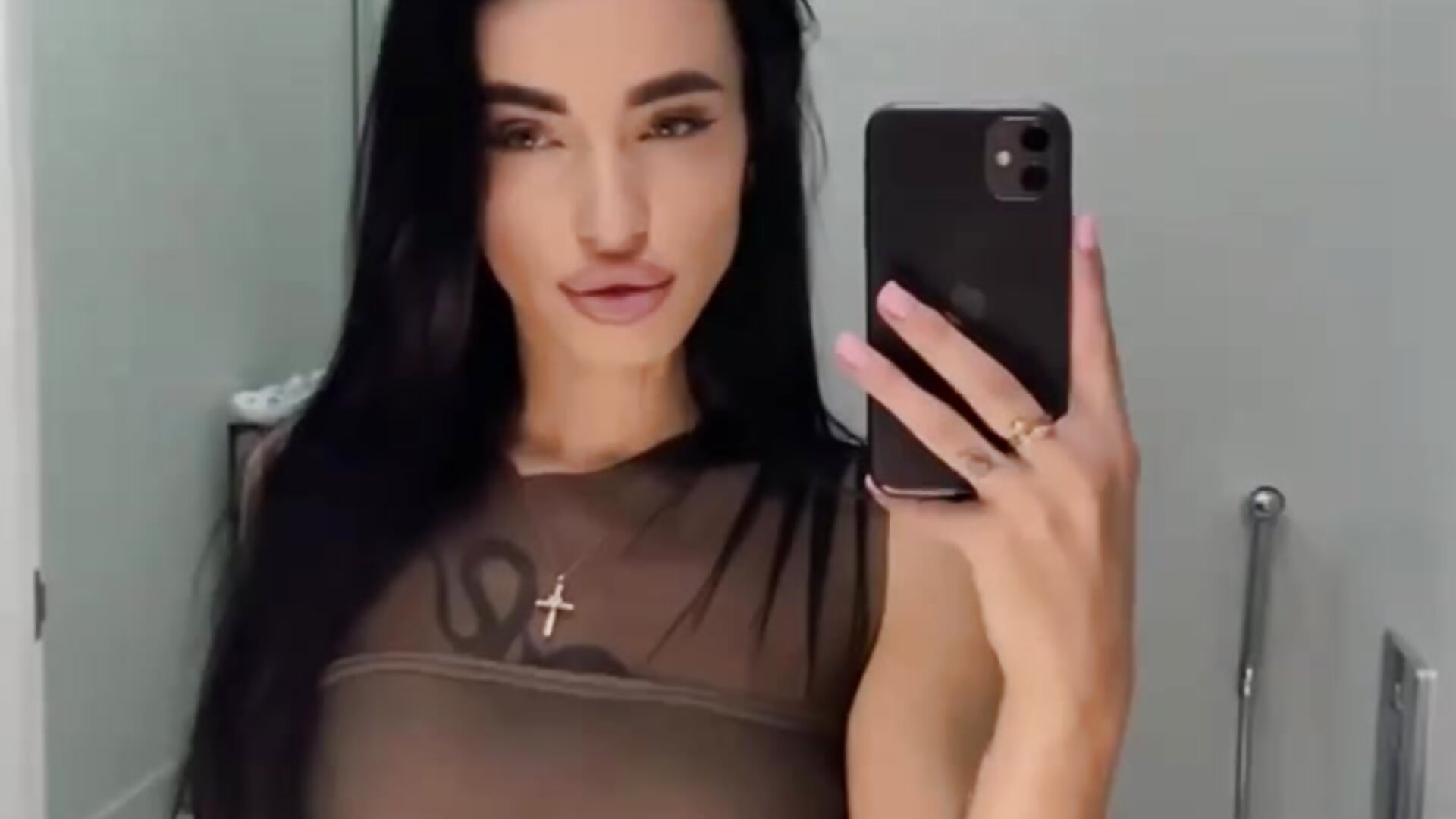 More video for you - Vídeo de Vika_Elfie, modelo de vídeos