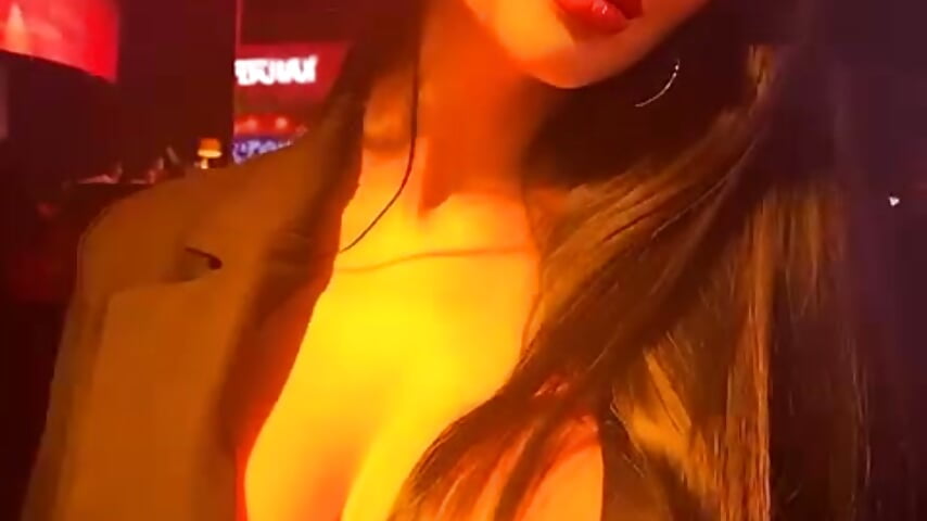 Bouncing - 視頻由 CharmingChrisss 主播提供