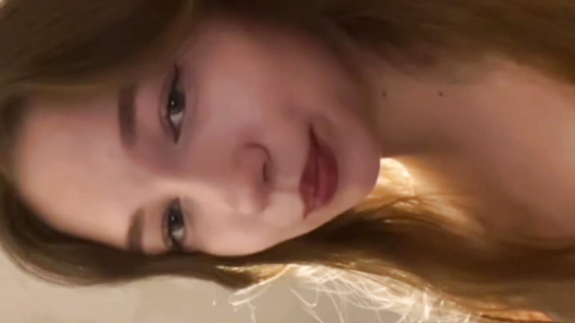 My lipsing - video di Sonya_Solnarima modella di cam