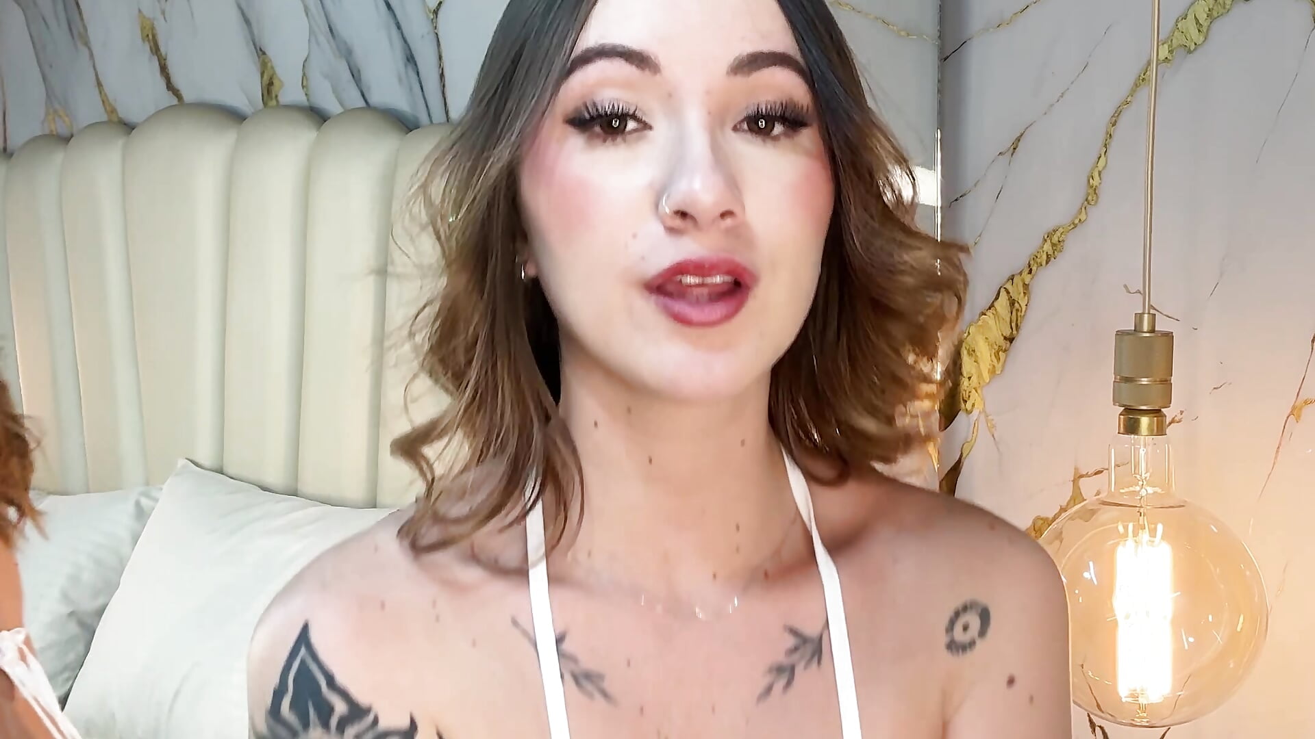Today I came in a sweet version... but not so much 🐮💗 – video af Hannah_Lane cam-model
