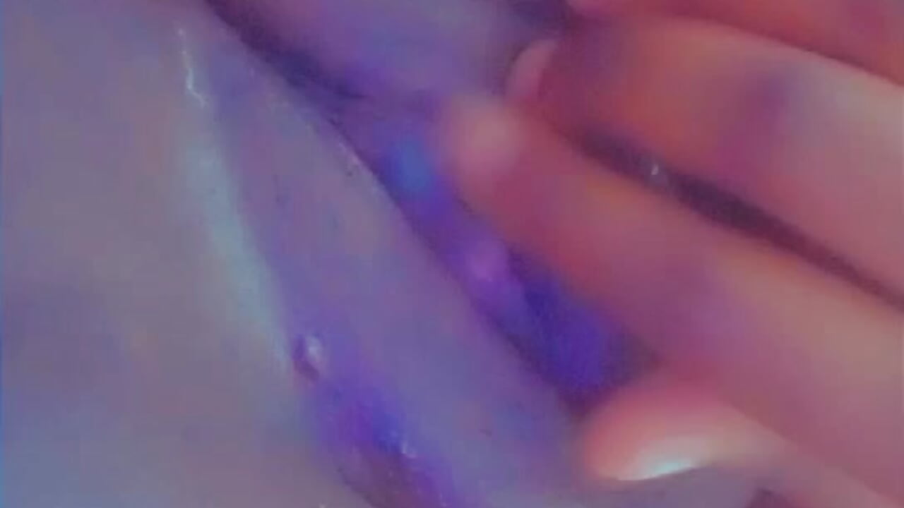 Playing with the Clitors - video by Sugar_lips_X cam model