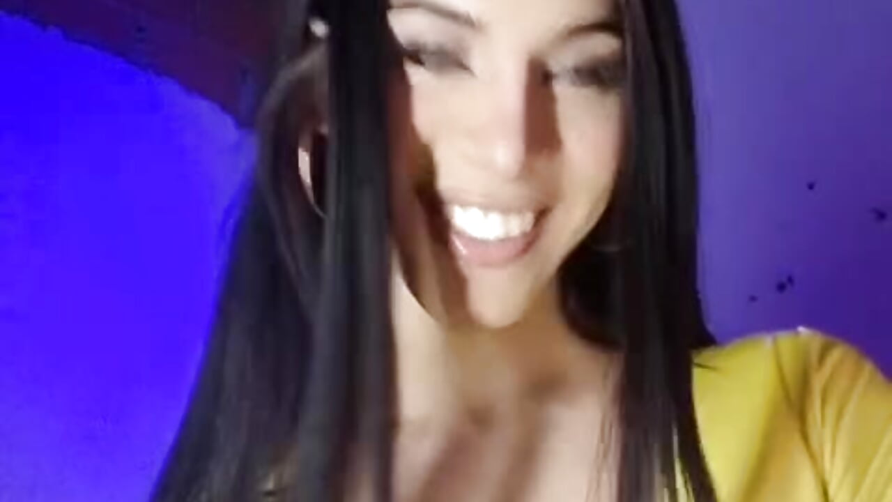 WhatsApp Video 2026-04-28 at 9,38,24 PM (4) – video af Charlotte_Oficial cam-model