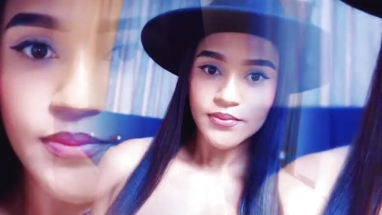 “Acércate… lo demás fluye 😏” - video by Liaa_cams cam model