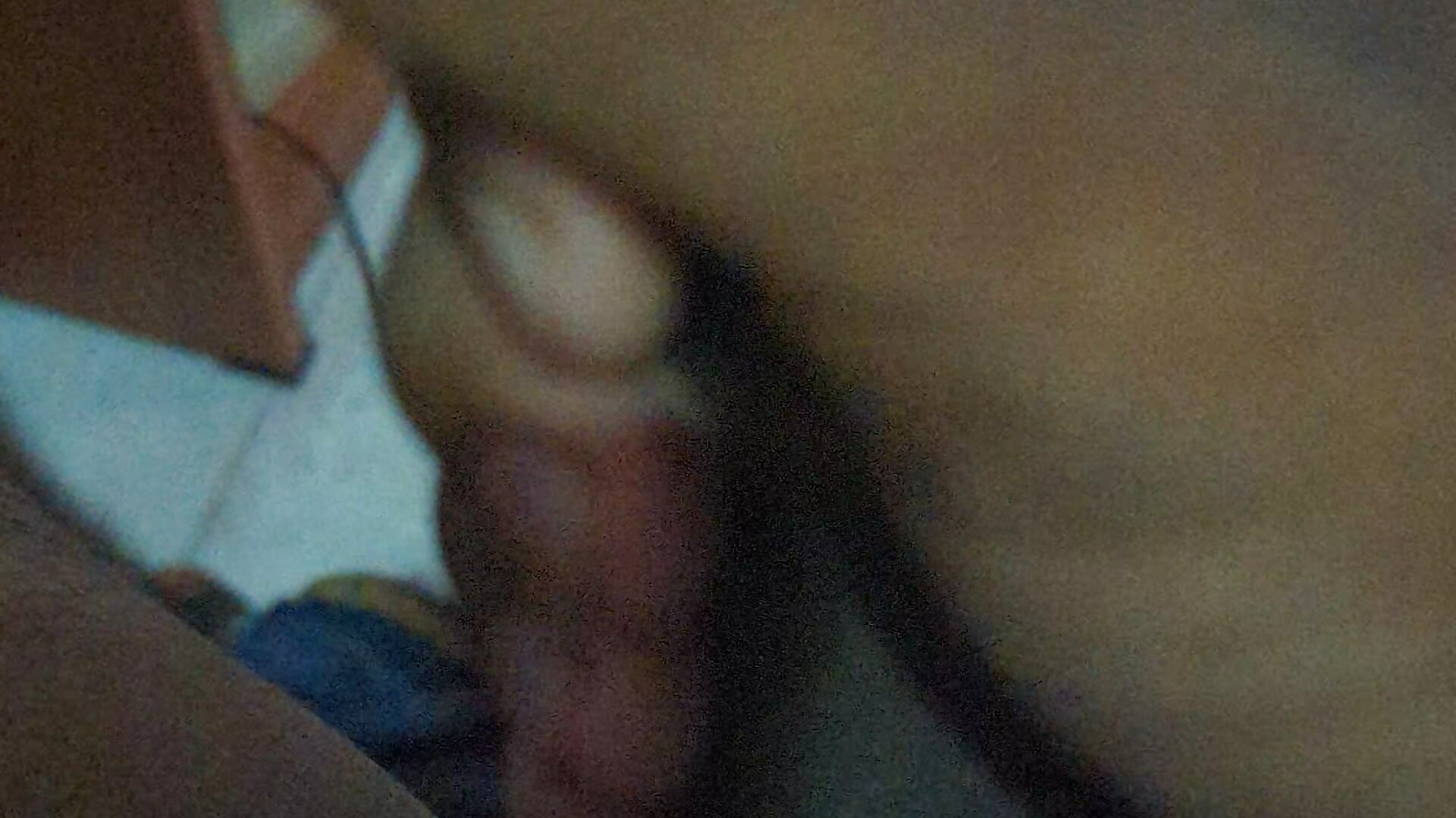 decstor – popularni video modela na kameri 6851