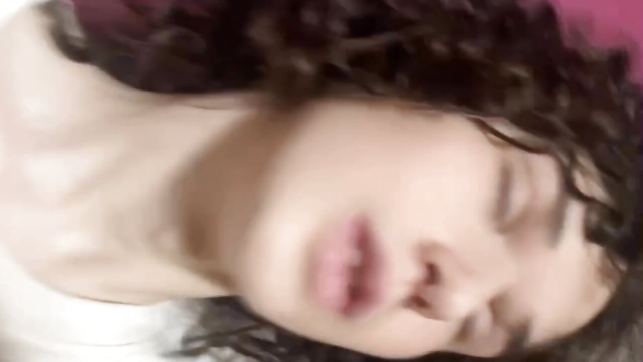 Hi, could you please send me some tokens? I’m feeling sad. - Video von Danny_Doyle Cam-Model