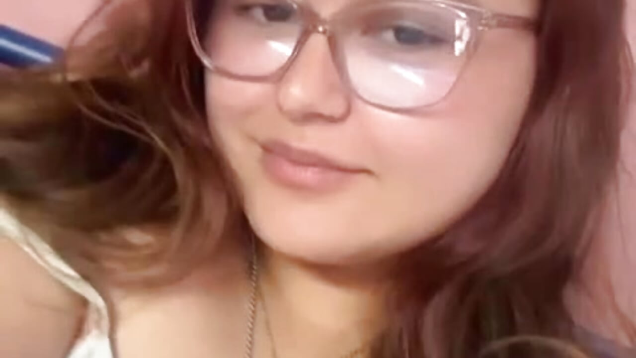 Do I look like this in your wet dreams? - video by Lisa_Jonnes cam model