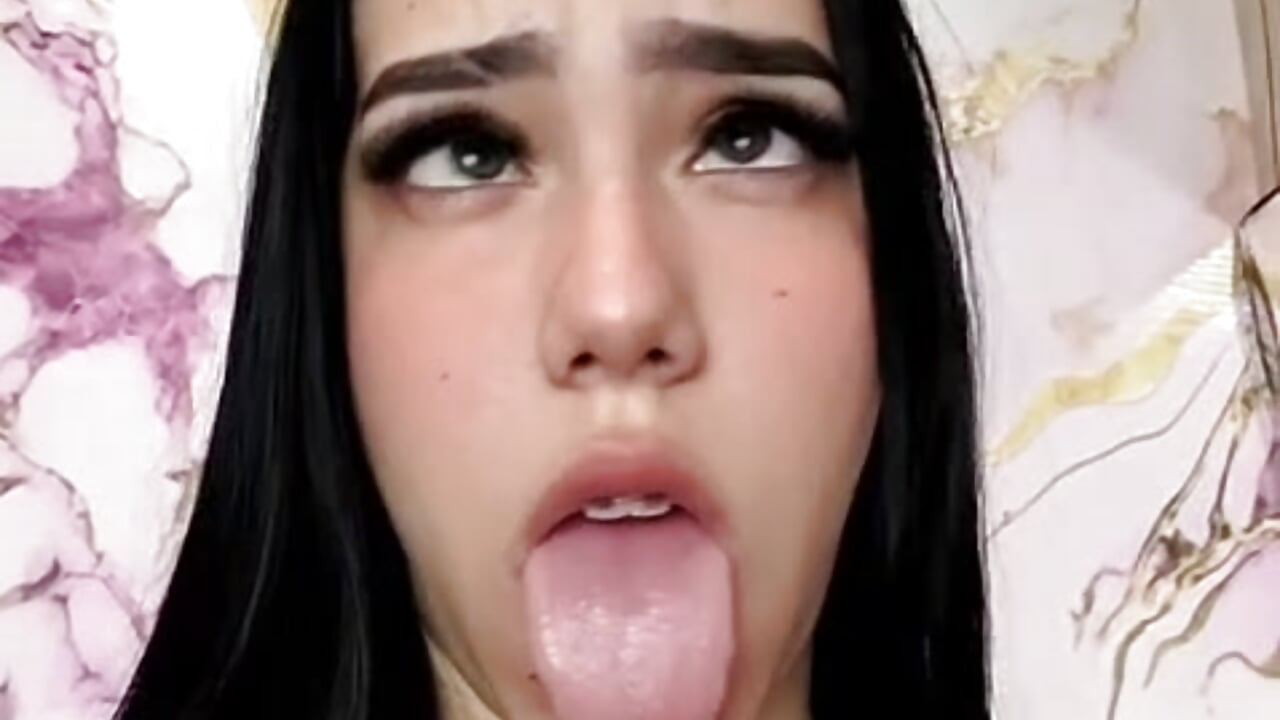 I want to play - video by EMILYALEJANDRA cam model