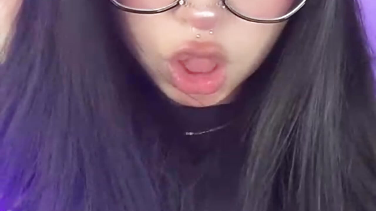 you want more? 🧐－カメラキャスト  のVammpyJanneの動画