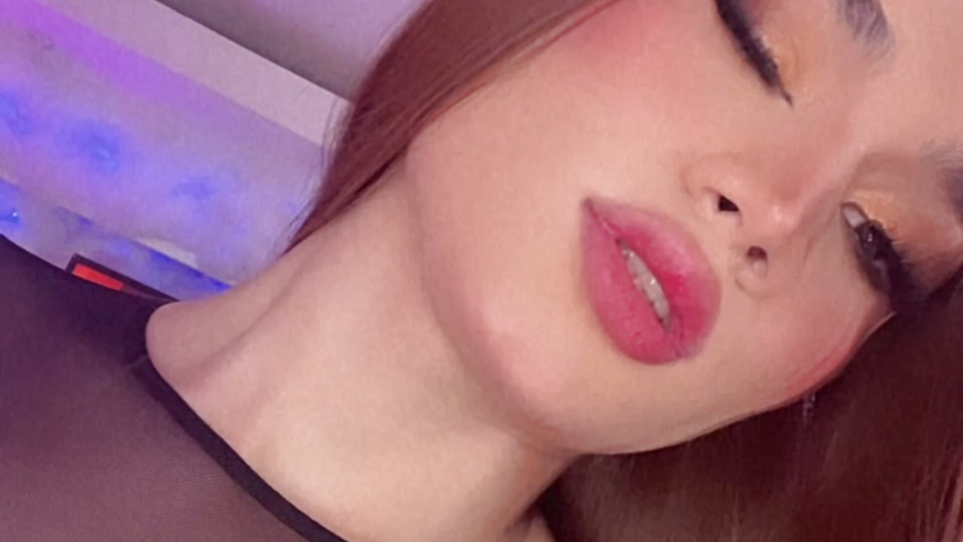 🌸 - vídeo de la modelo de cam Alisson_Santiel