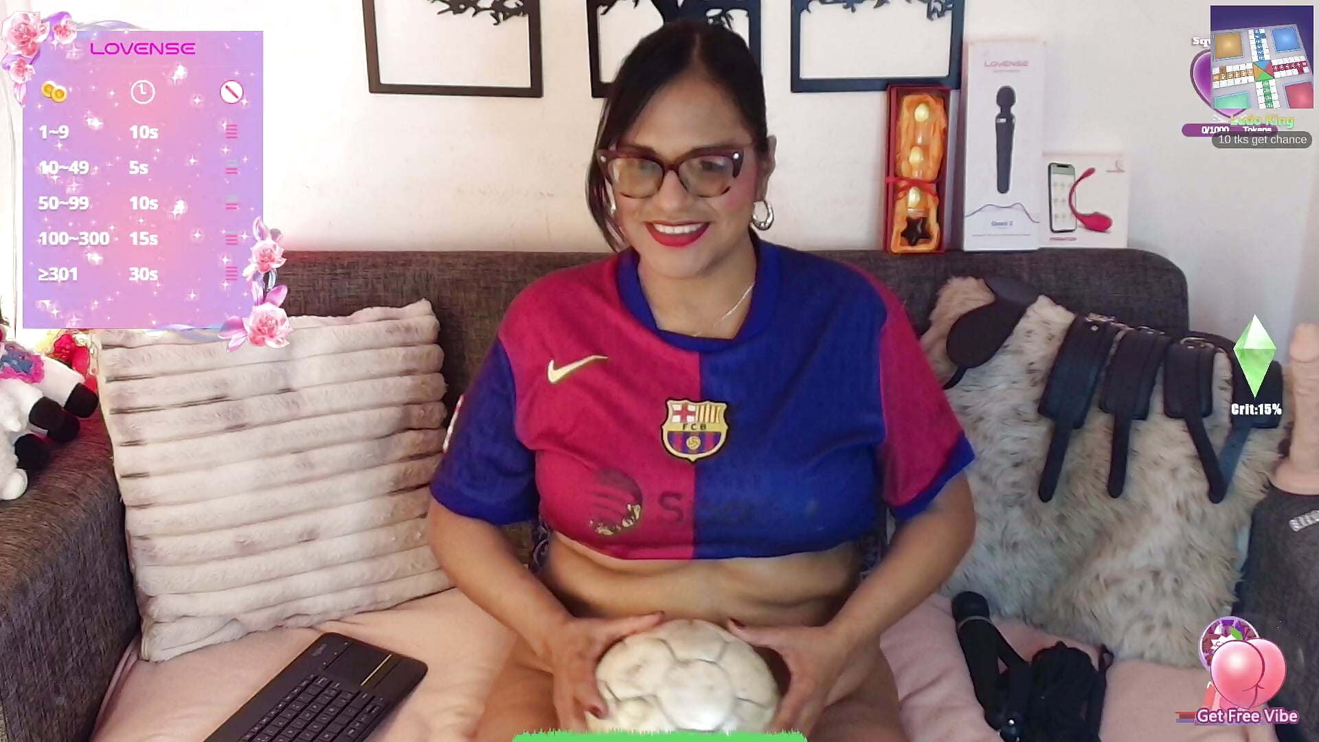 Play with me futbol – video od webkamerové modelky Angelabrowm