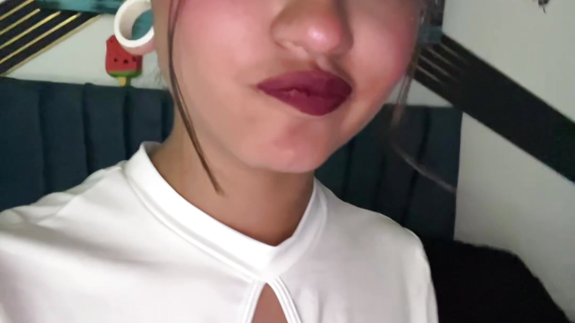 👀