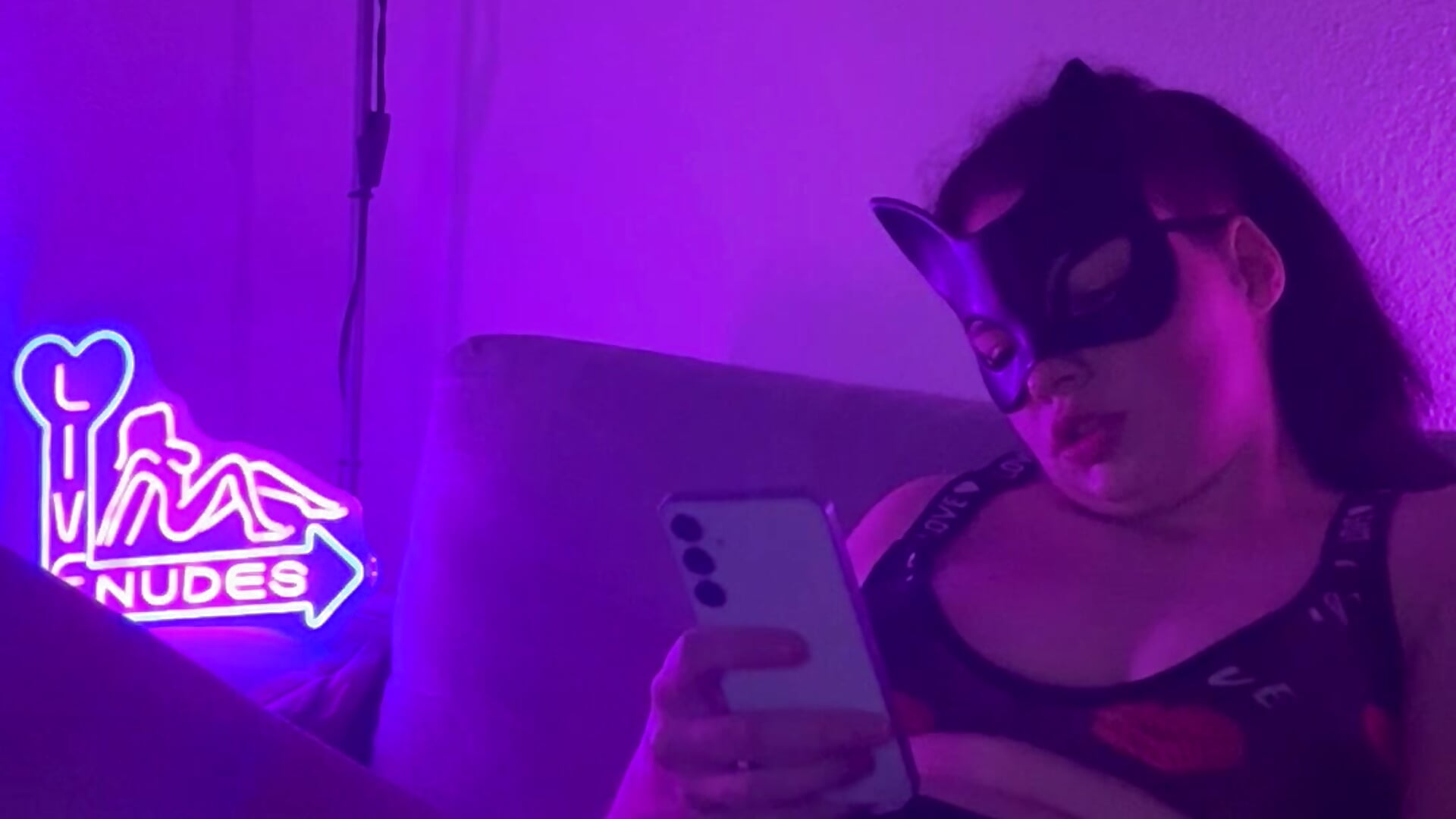SB while i watch a hot Red hair Girl by fingering herself 😈 - video by Rainbow-swisskitty cam model
