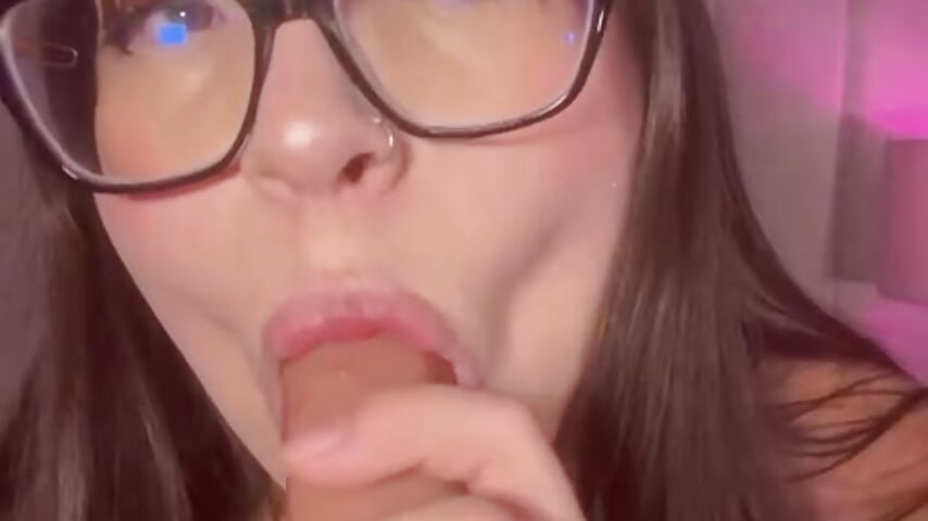 We say goodbye to the week… with pleasure 😈” - MadeleynRose adlı kamera modelinin videosu