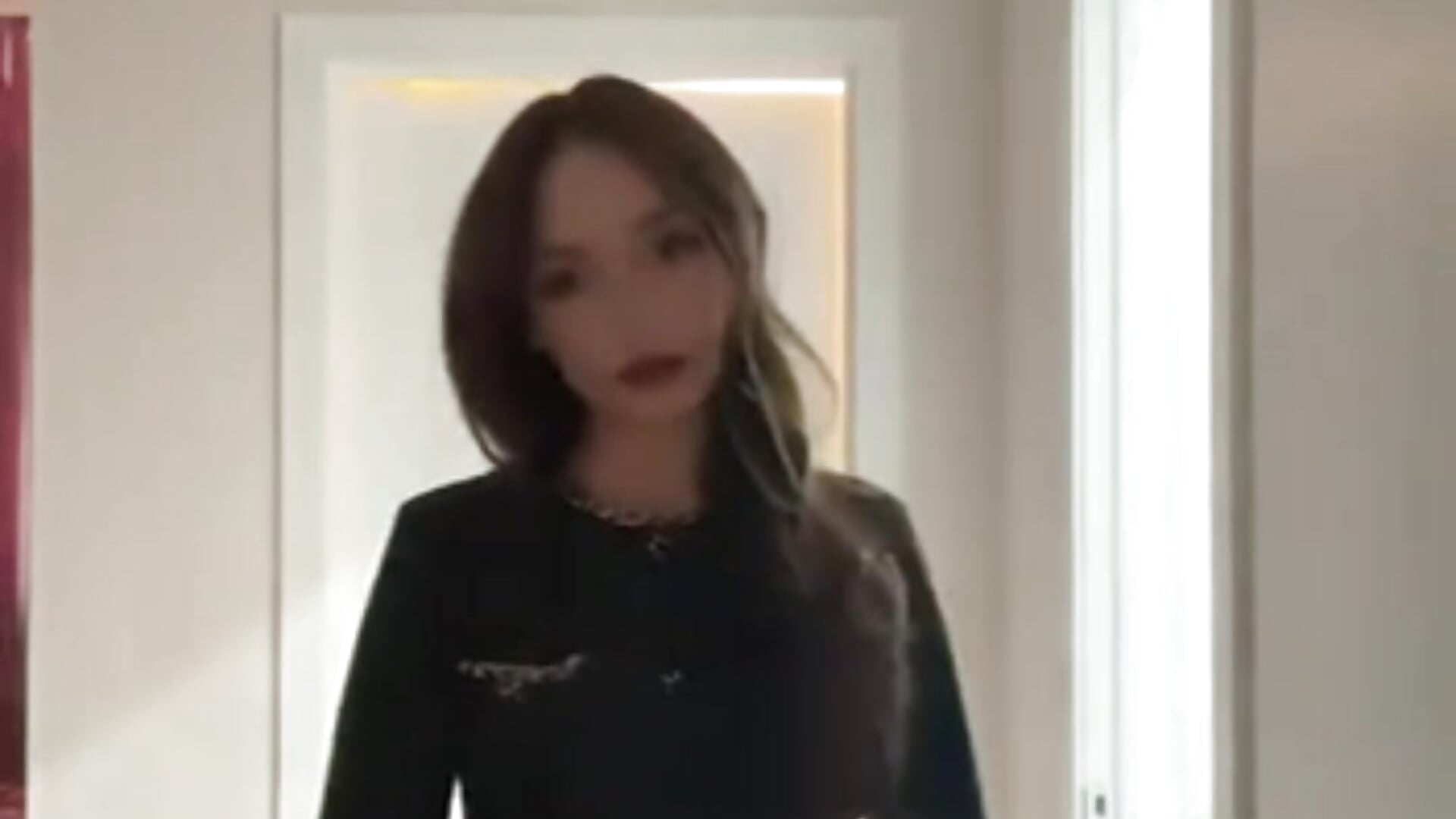 ♥♥ – video modela na kameri RefereedHobble
