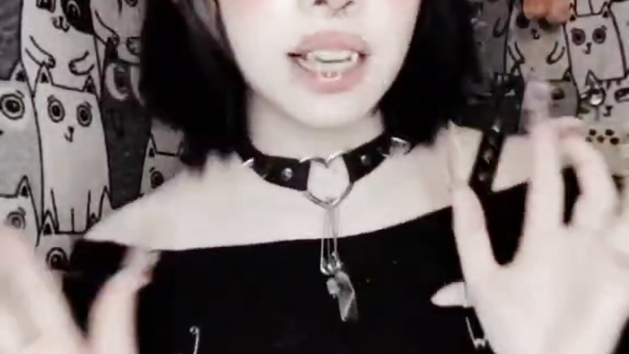 i think it looks cute doesnt it? - video by HelenLush cam model