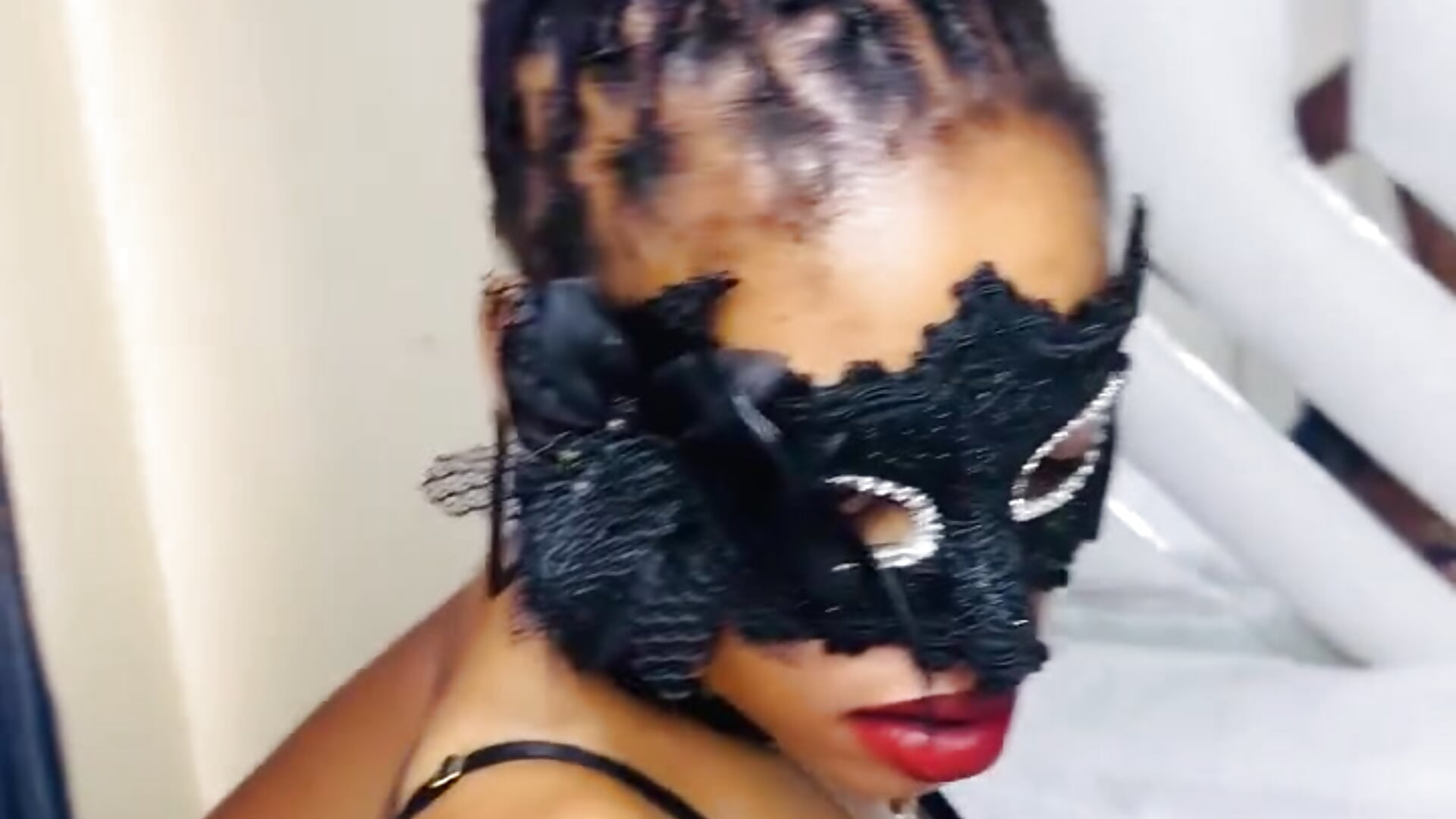 Black diva – video od webkamerové modelky yourCherrybomb