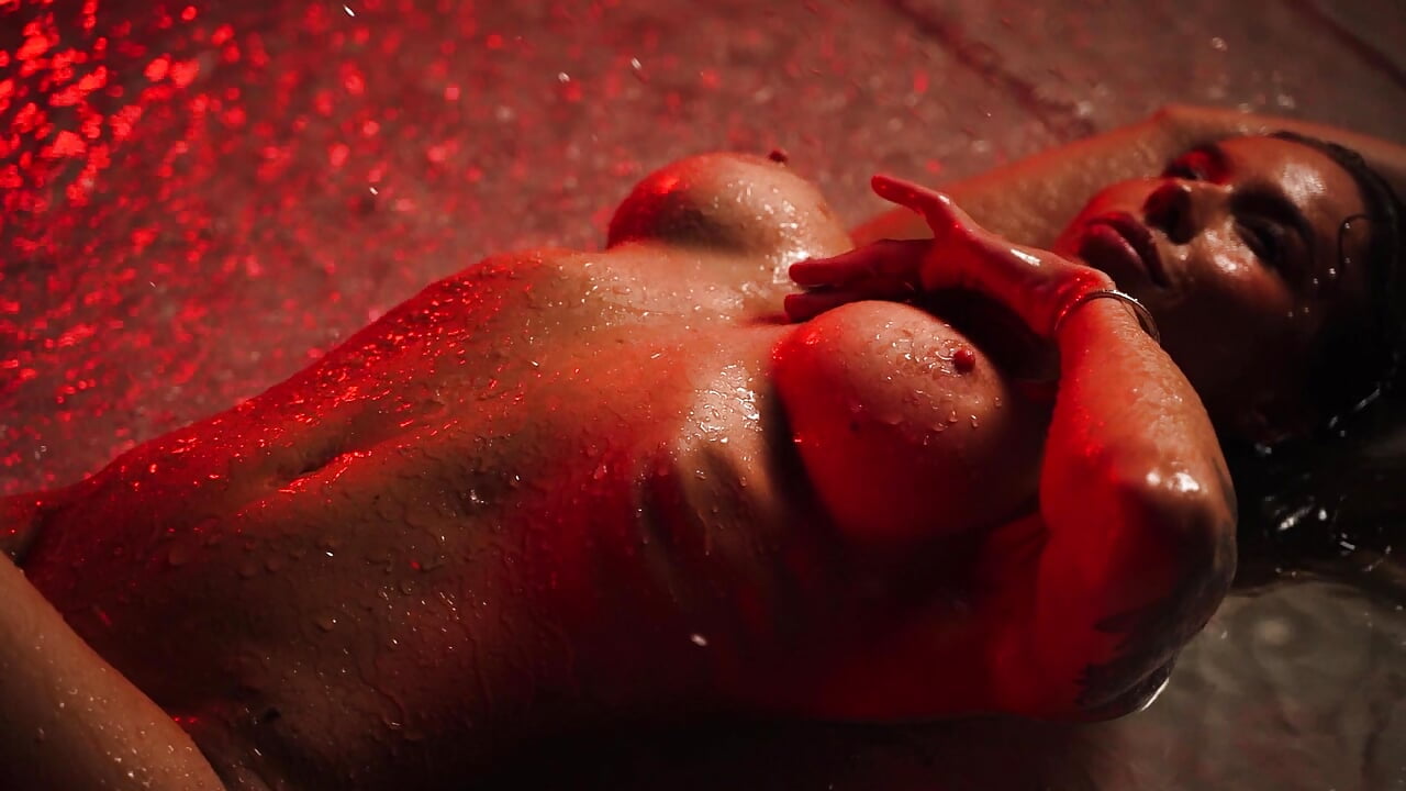 Mermaid - Vídeo de AshleyRoyse, modelo de vídeos