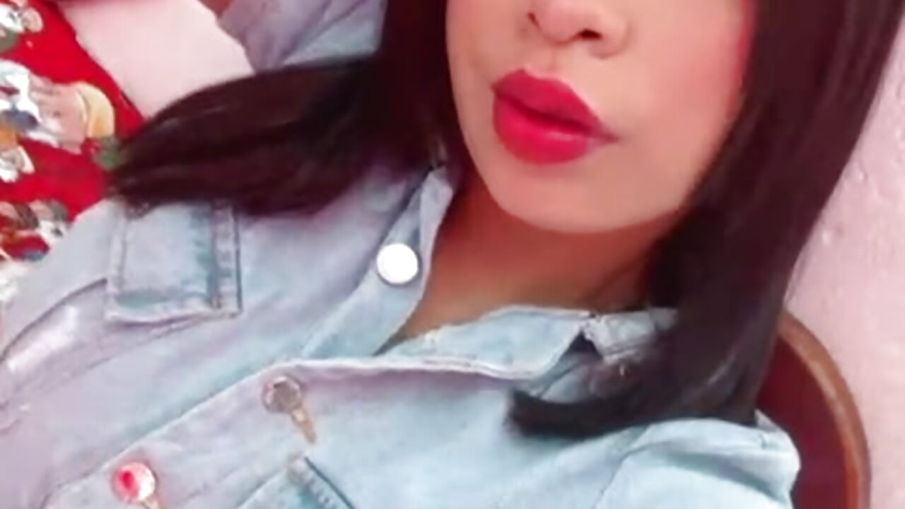 Something naughty? – video modela na kameri luna_silk_