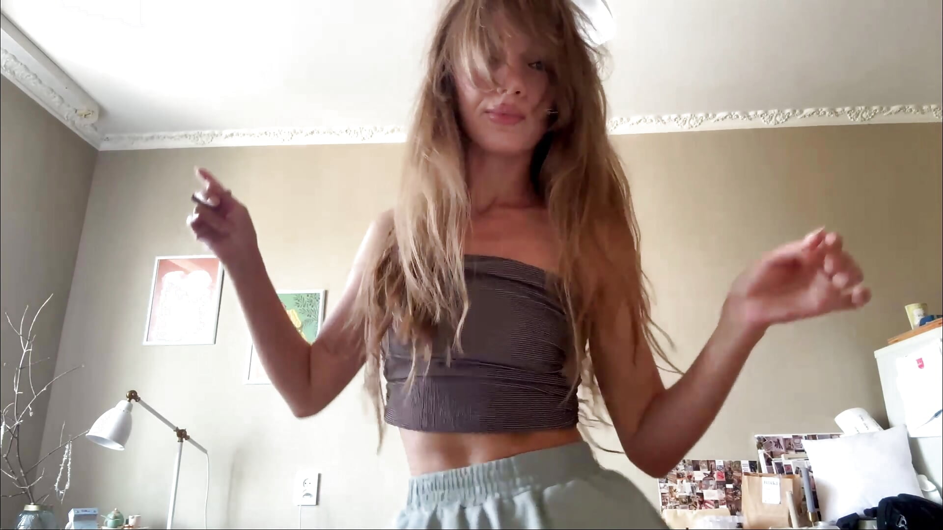 💫 - TrishIsaac adlı kamera modelinin videosu
