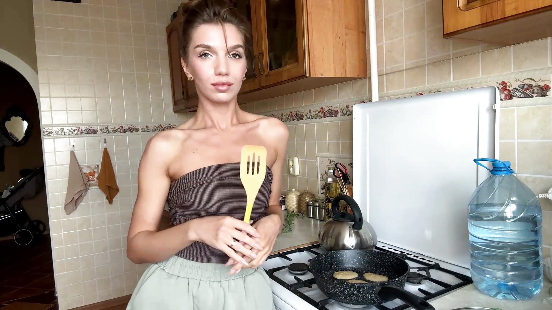 dancing wife) - TrishIsaac adlı kamera modelinin videosu