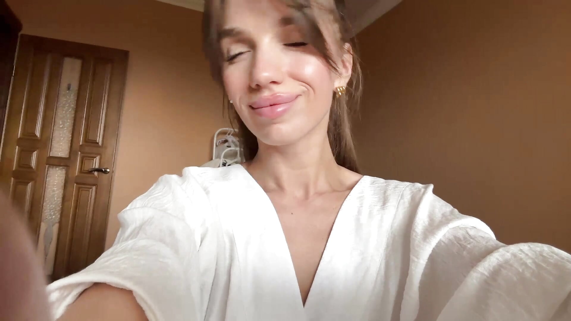 my little fashion show💫 - clip cu TrishIsaac model videochat