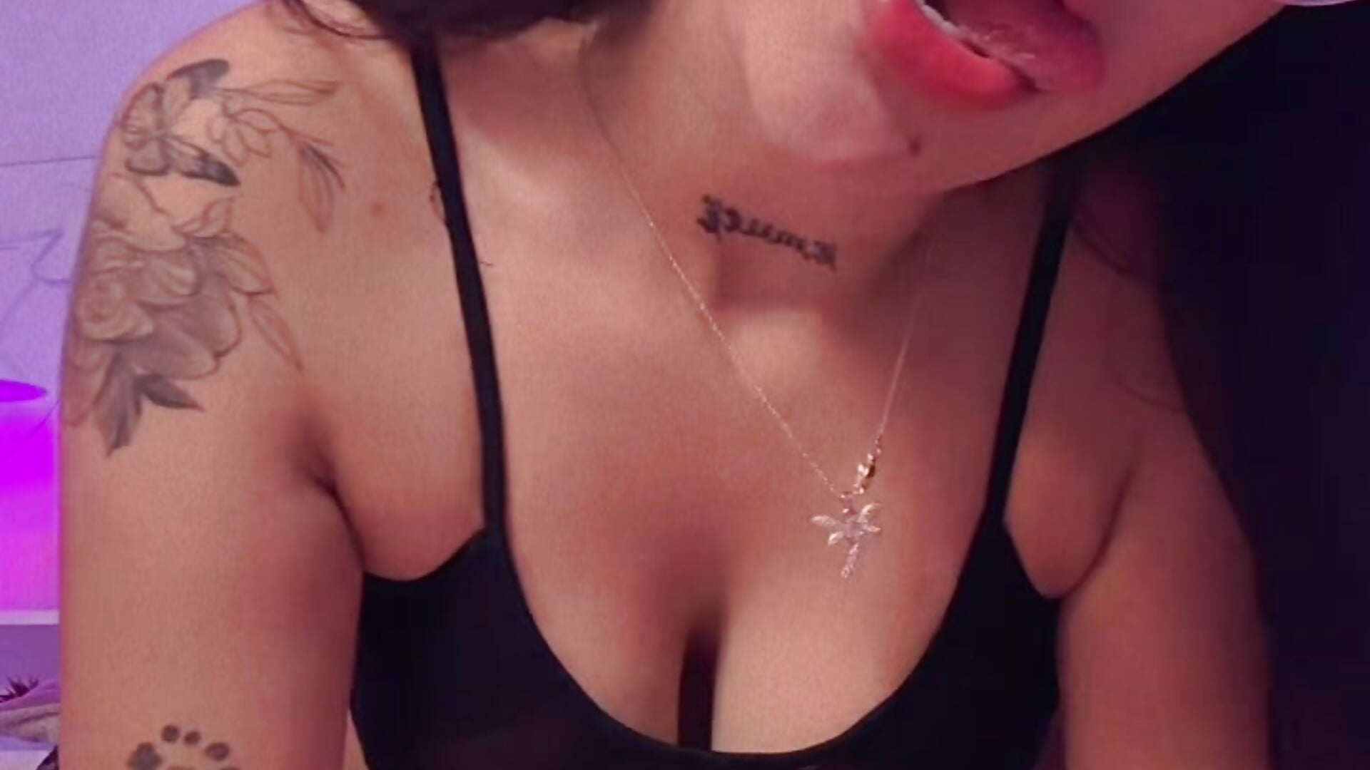 Play with me baby 🔥🔥 - video by Sharon_Adamss cam model