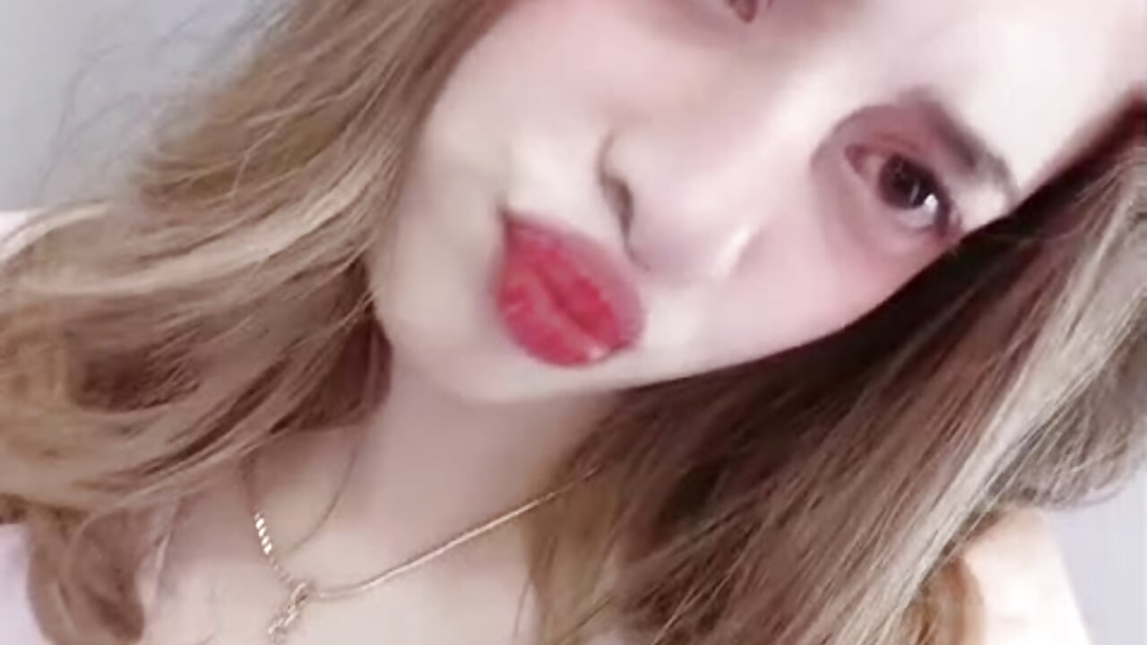 A Little Tease Just for You 😏 - video by LunaBelleth cam model