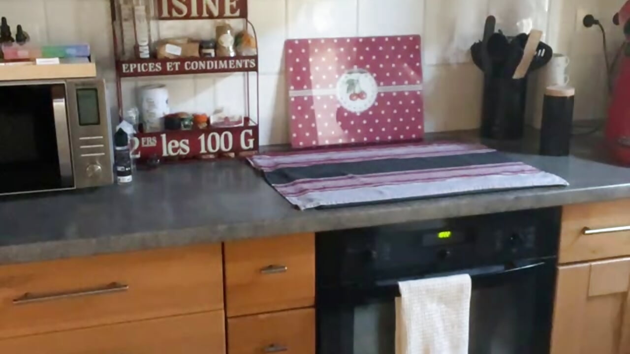 Orgasme dans la cuisine
