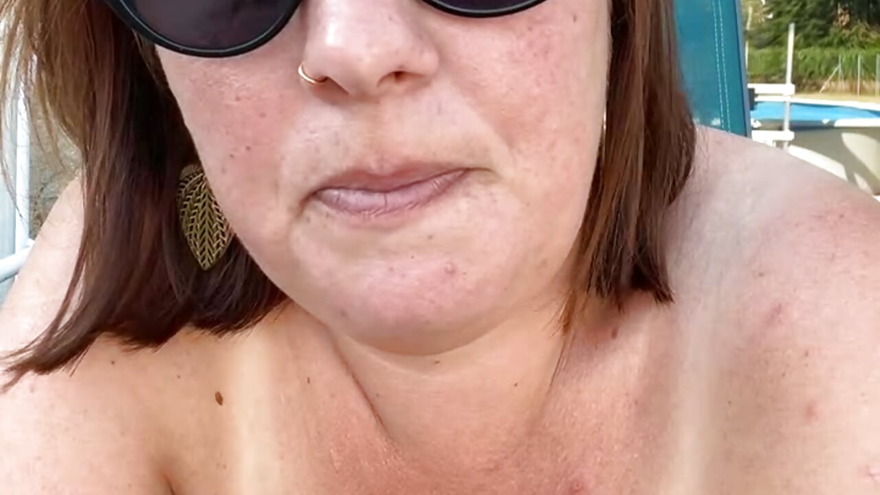 Fume nue dehors