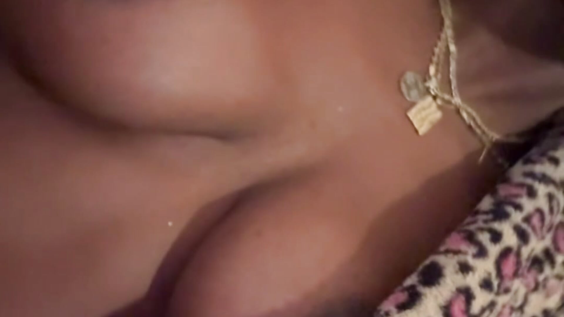 Big juicy pierced boobies - วิดีโอโดย ChanelTheDancer โมเดลแคม