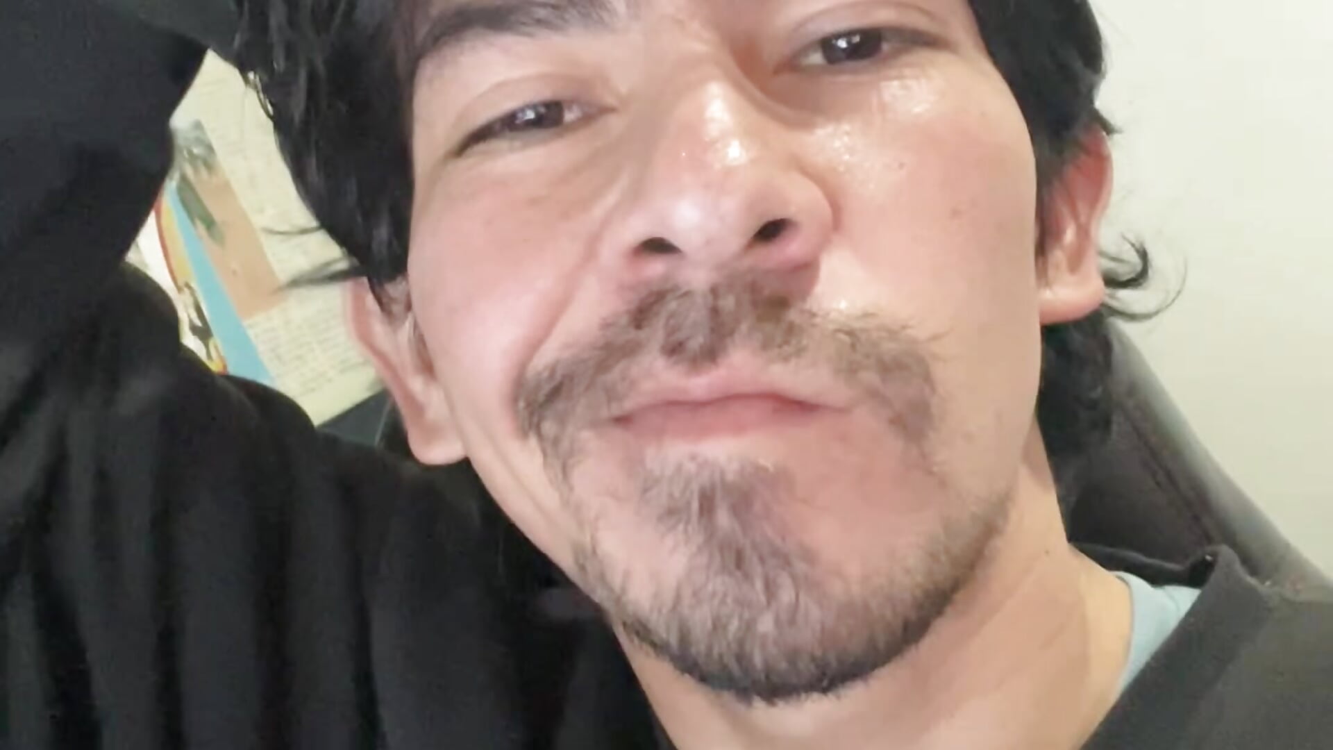 Hi
